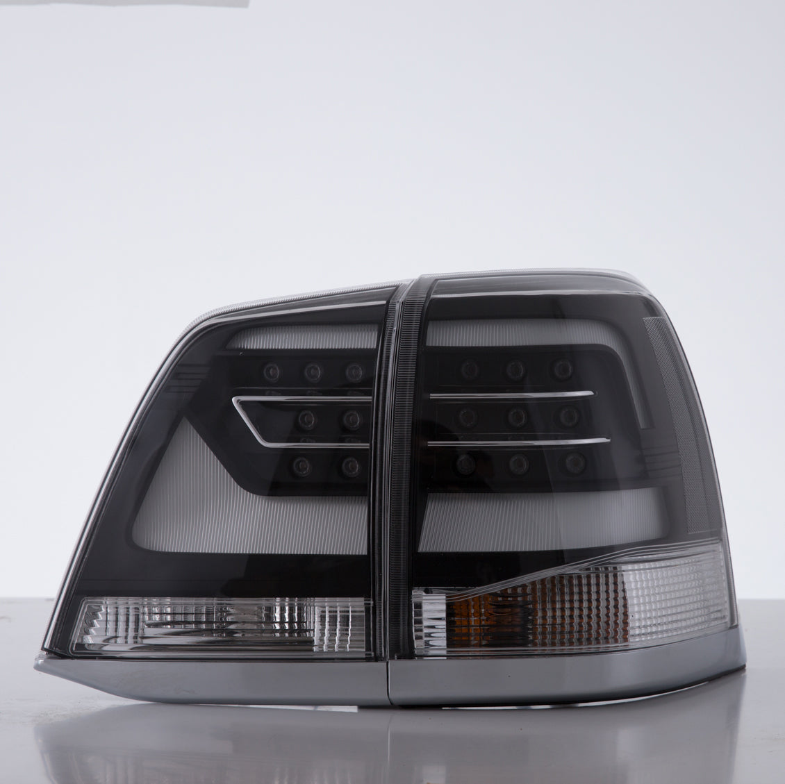 VLAND LED Tail Lights For 2008-2011 Toyota Land Cruiser J200 Aftermarket Rear Lamps